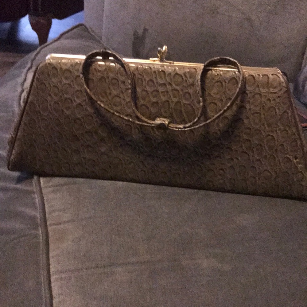 Vintage Chic Brown Wristlet Clutch for Effortless Elegance